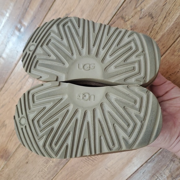 UGG Neumel Tan Zip Booties - Picture 8 of 10